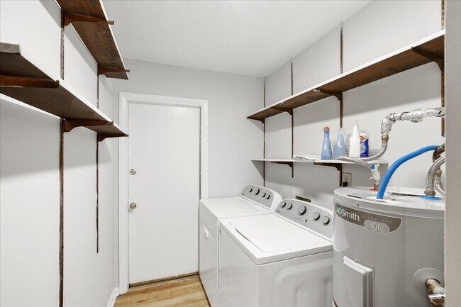 Building Photo - 1607 Burnley Dr