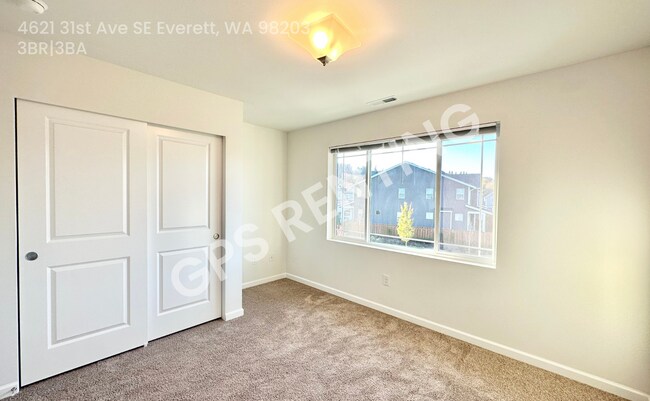 Building Photo - 4621 31st Ave SE