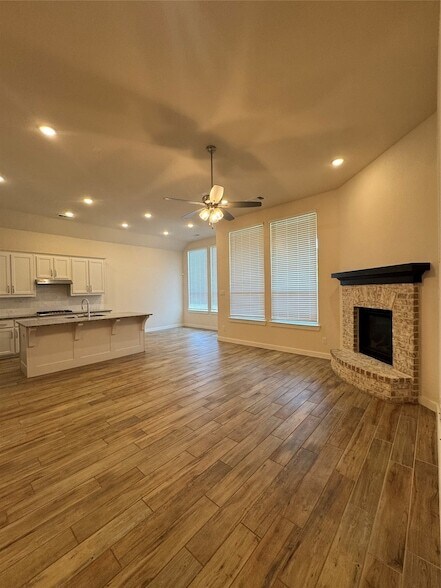 Building Photo - 504 Evergreen Rd