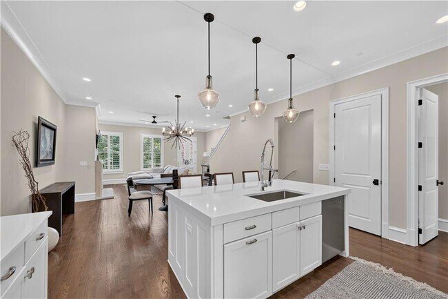 Building Photo - 308 Stonemont Dr NW