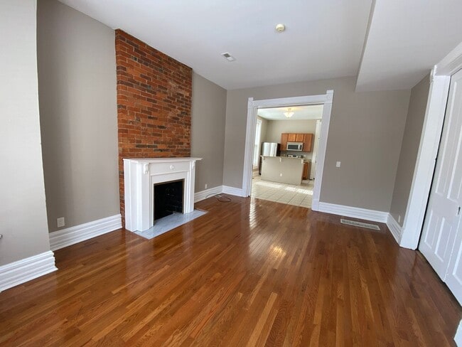 Building Photo - 885 Dennison Ave