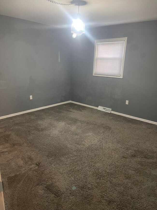 Building Photo - COMING SOON! Beautiful 4 Bedroom Home in M...