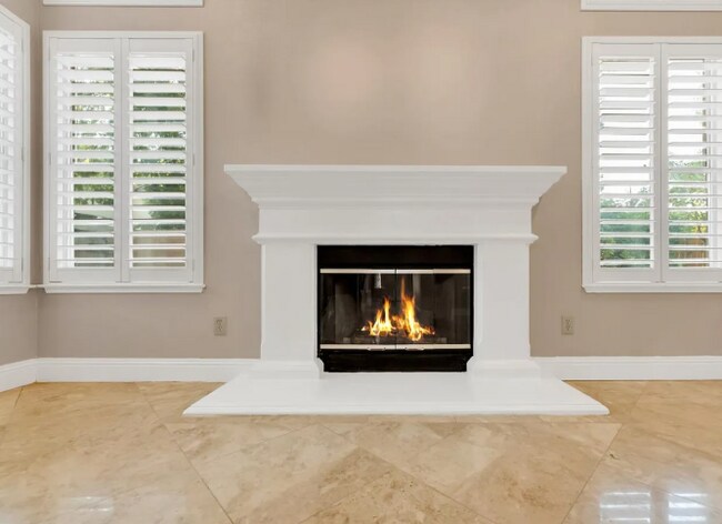 Building Photo - 9058 Old Creek Dr