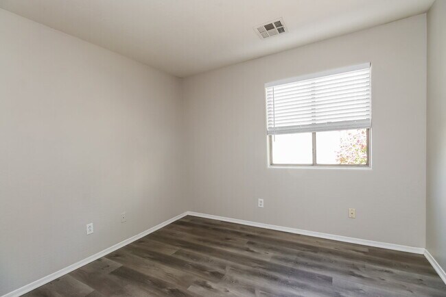 Building Photo - 13402 W Watson Ln