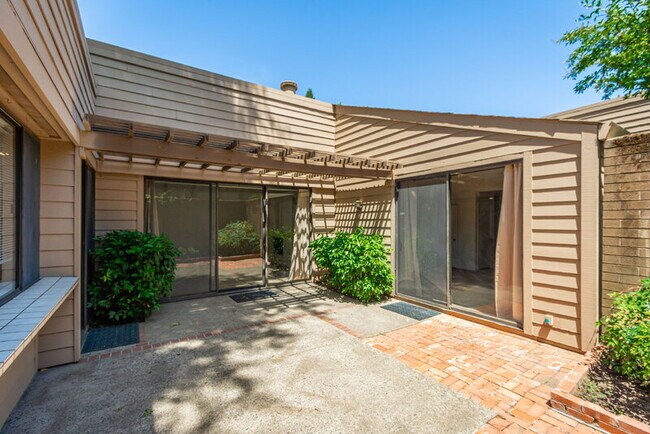 Building Photo - 478 Hartnell Pl
