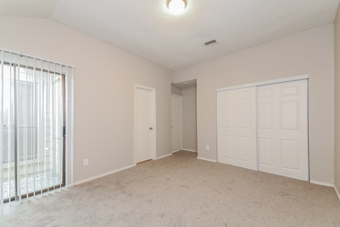 Building Photo - 600 Rancho Dr