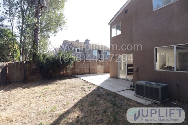 Building Photo - 3 Bedroom 2.5 Bathroom Towhouse in Ramona ...