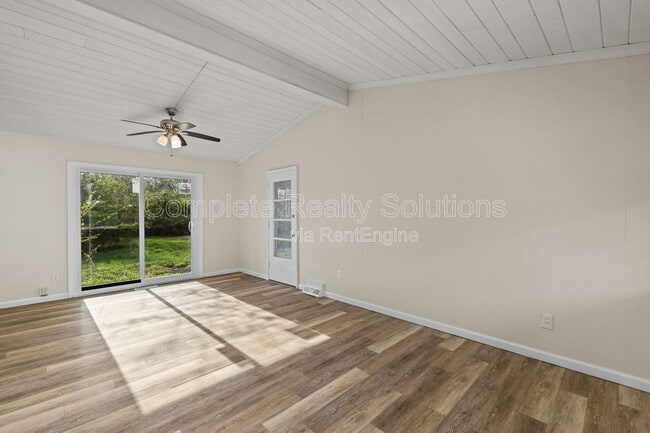 Building Photo - 62 Capitol Hill Dr