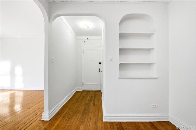 Building Photo - 114-20 Queens Blvd