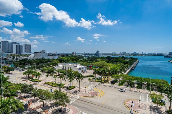 Building Photo - 888 Biscayne Blvd
