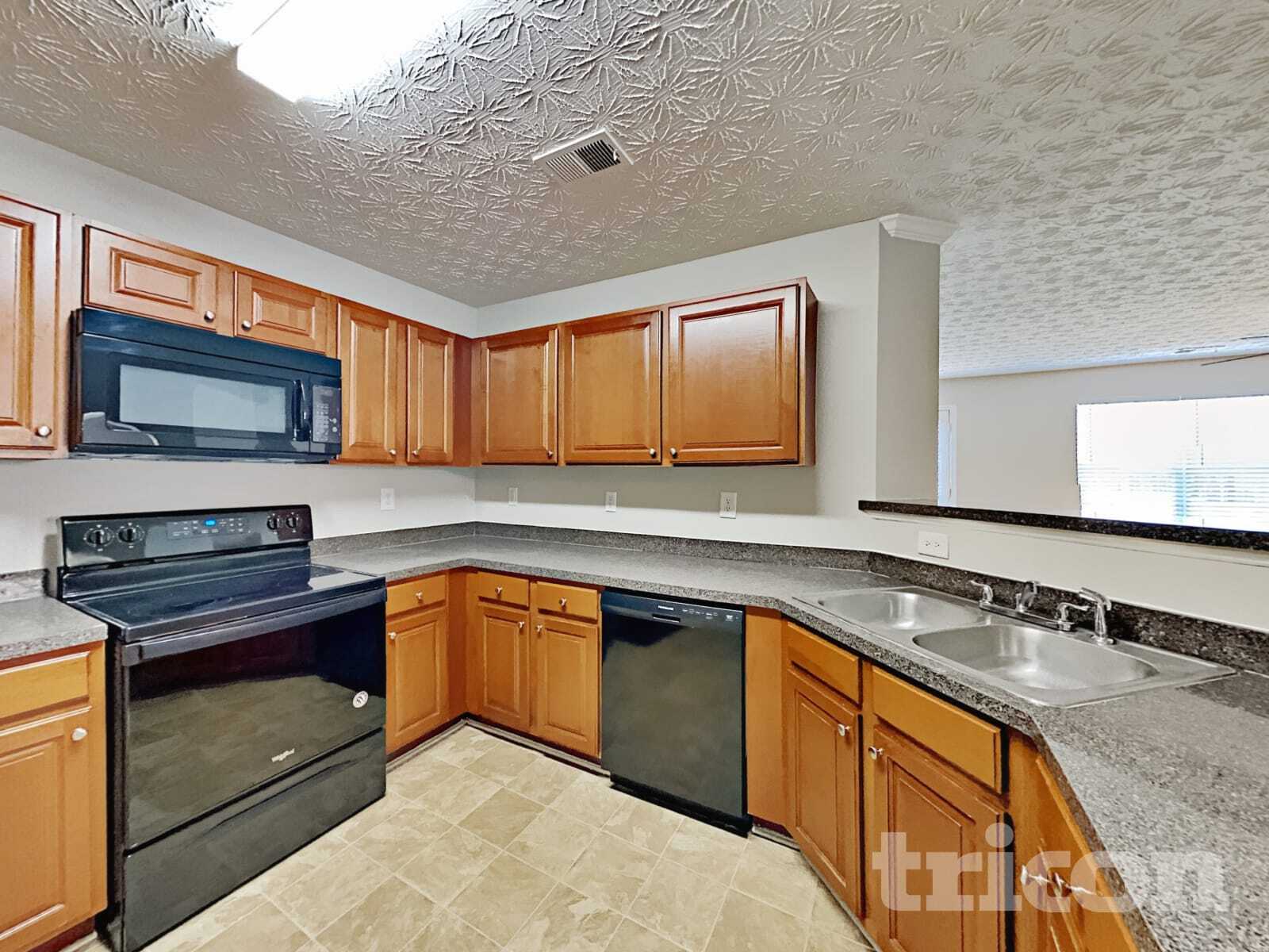 Building Photo - 7637 Garnet Dr