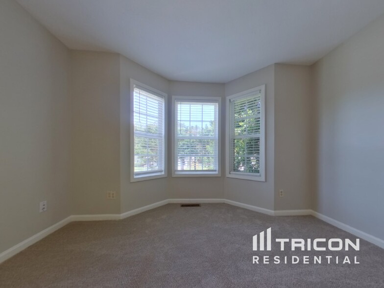 Building Photo - 115 Fairfax Dr
