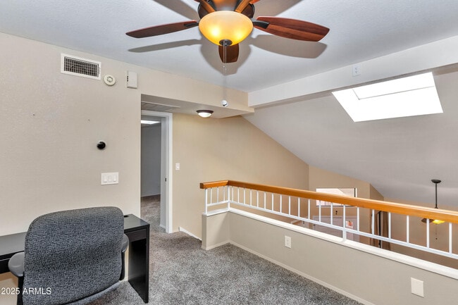 Building Photo - 33 E Beck Ln