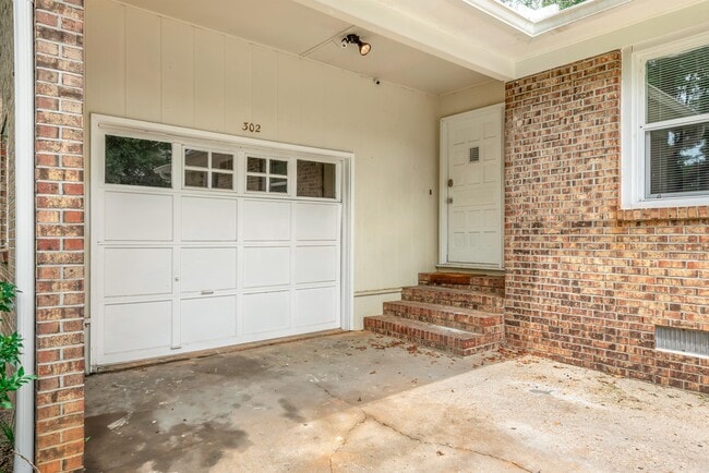 Building Photo - 302 Antler Dr