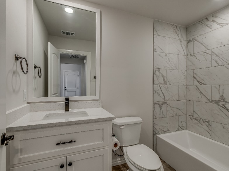 Building Photo - 3125 Grapevine St