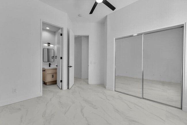 Building Photo - 74613 Waterlily Cir