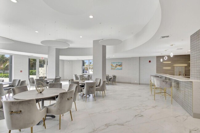 Building Photo - 5200 N Ocean Dr