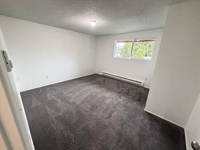 Building Photo - 1615 63rd St SE