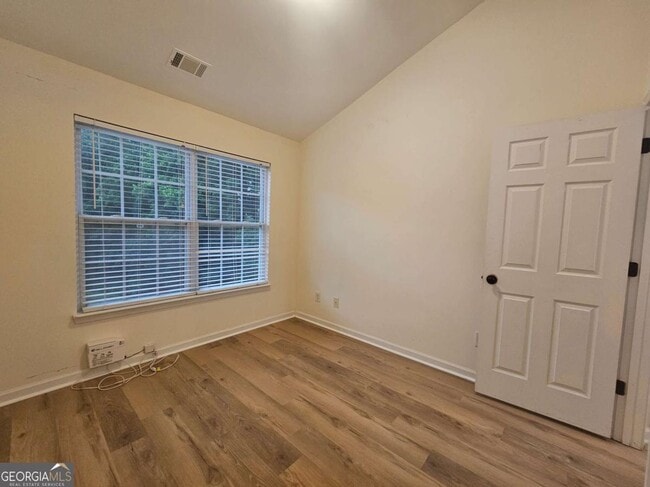 Building Photo - 619 Kenridge Way