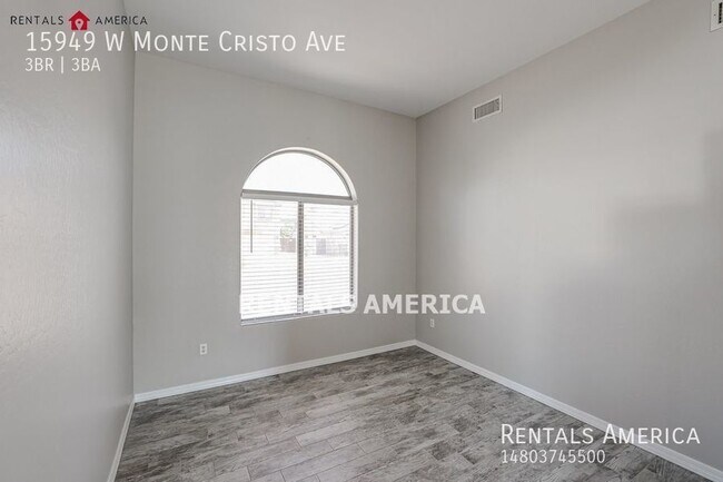 Building Photo - Corner lot with RV gate!