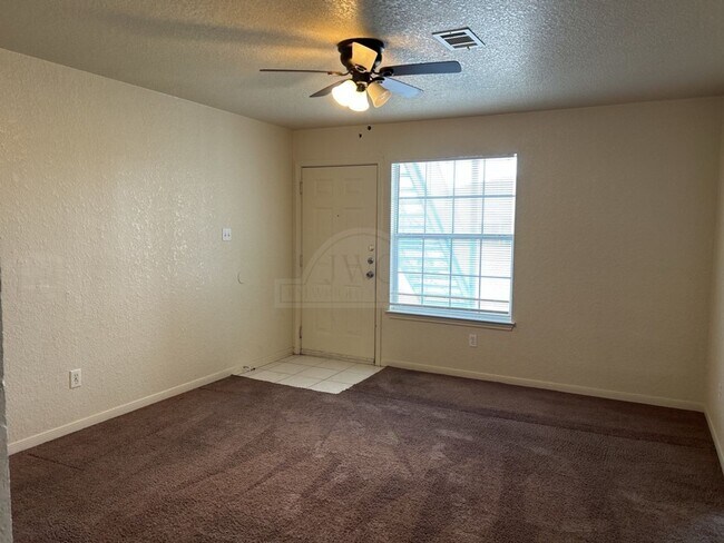 Building Photo - 1600 Dugger Cir