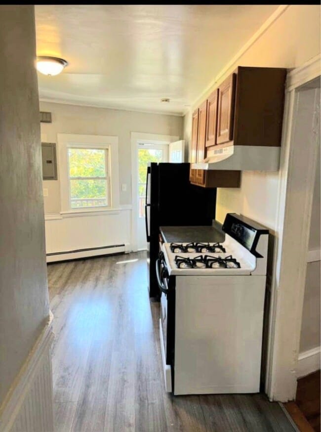 Building Photo - 598 Hyde Park Ave