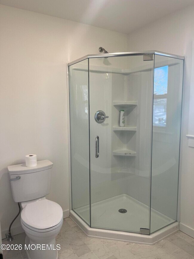 Building Photo - 17 Ward Ln