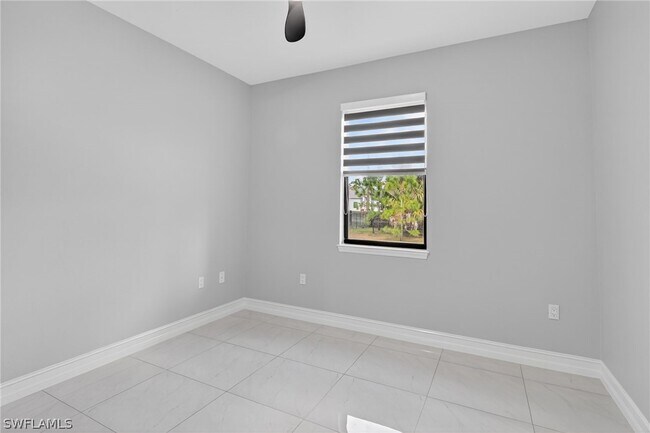 Building Photo - 2326 6th Ave SE