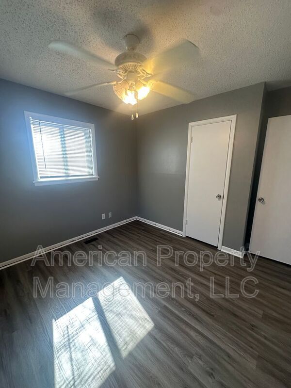 Building Photo - 2014 E 49th St N