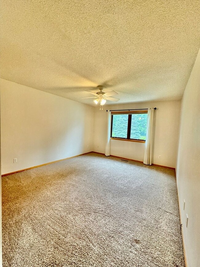 Building Photo - 4851 Tee Ct SW