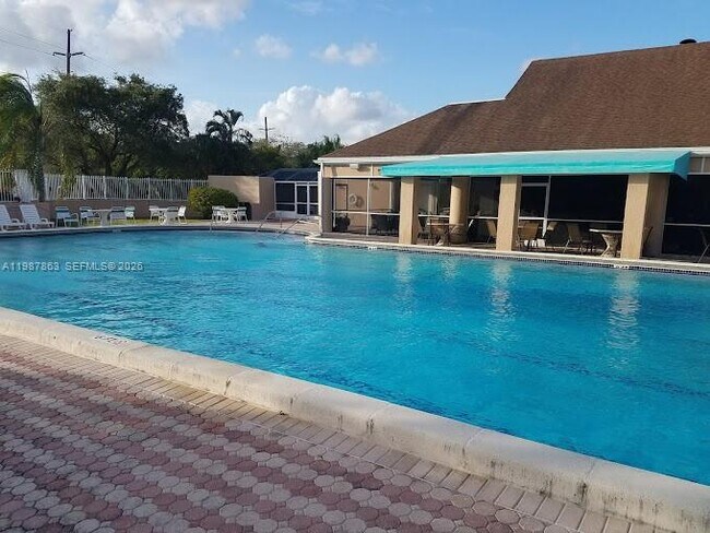 Building Photo - 1419 Yellowthroat St