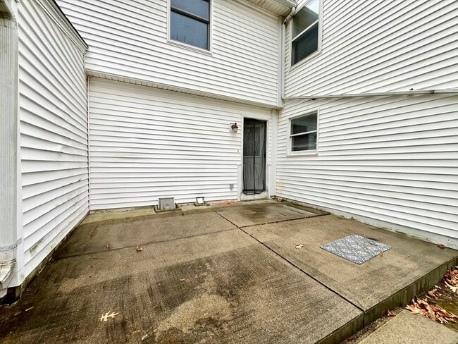 Building Photo - 11 Jones Landing