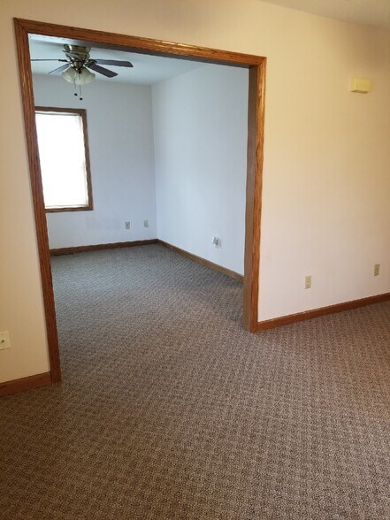 Building Photo - 503 W Kansas St