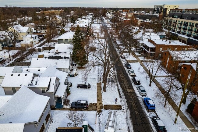 Building Photo - 100 N Center St