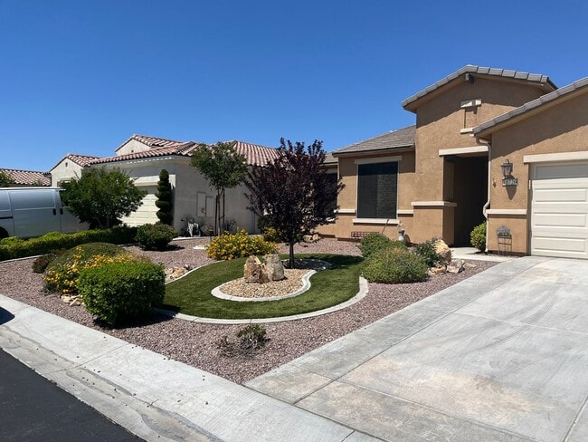 Building Photo - 3 bedroom 2 bathroom Home available in 55+...