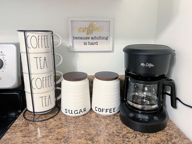 Building Photo - 6 Palmetto Dr