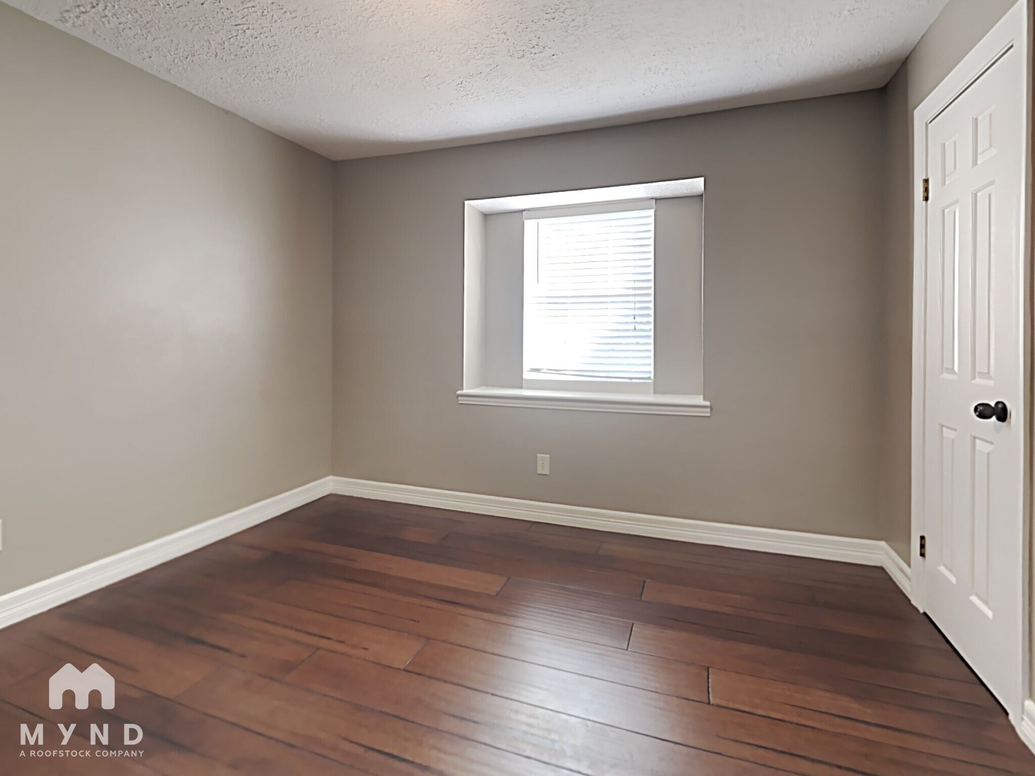 Building Photo - 3219 Glen Spring Dr