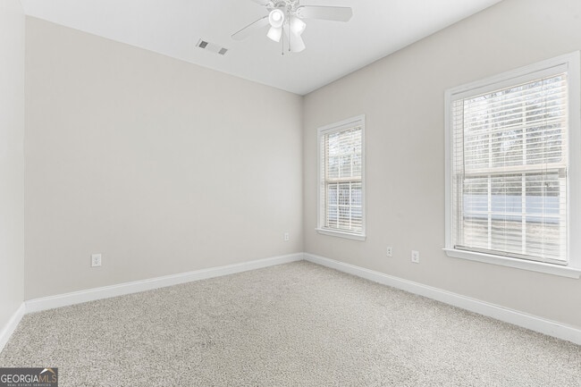 Building Photo - 1811 Old Carriage Trail