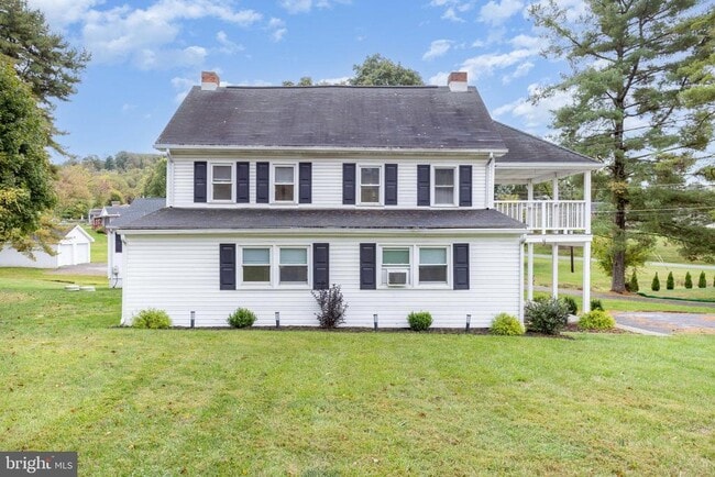 Building Photo - 536 Lewisberry Rd
