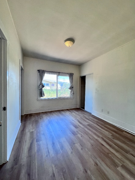 Building Photo - 545 Elsie Ave