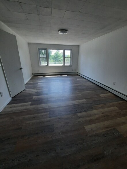 Building Photo - 300 County Rd 565