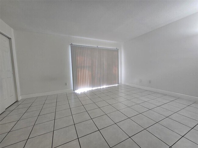 Building Photo - 9009 Tudor Dr