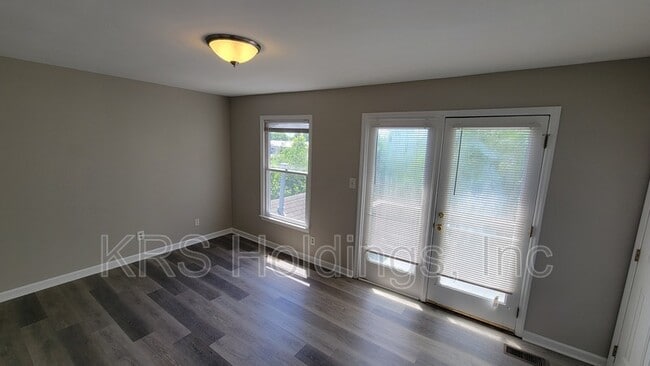 Building Photo - 5059 Avenida Del Sol Dr
