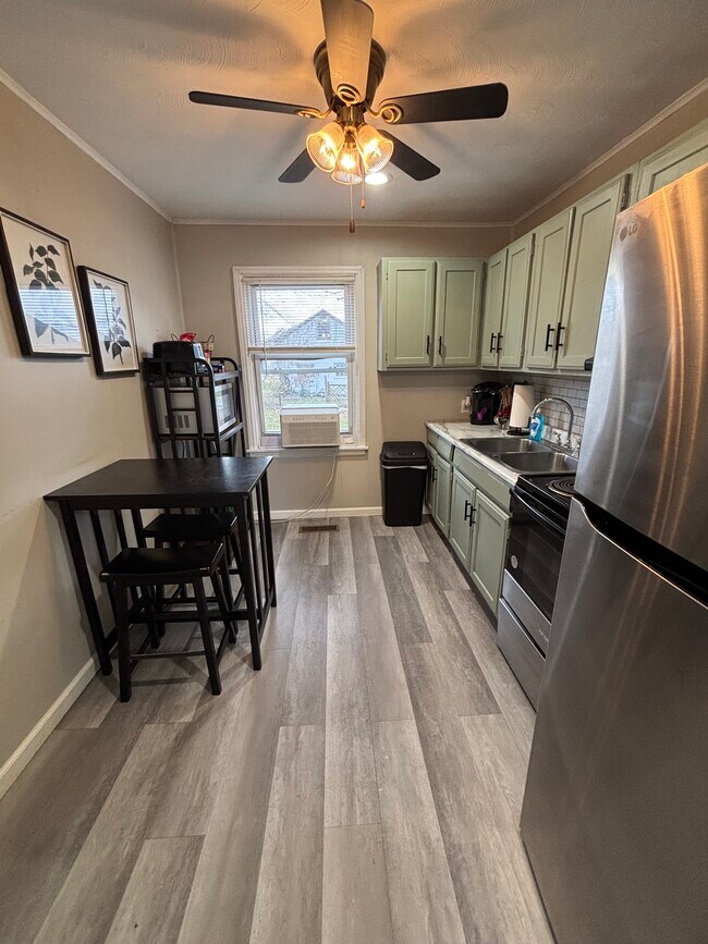 Building Photo - 43 Burdette Addition Rd