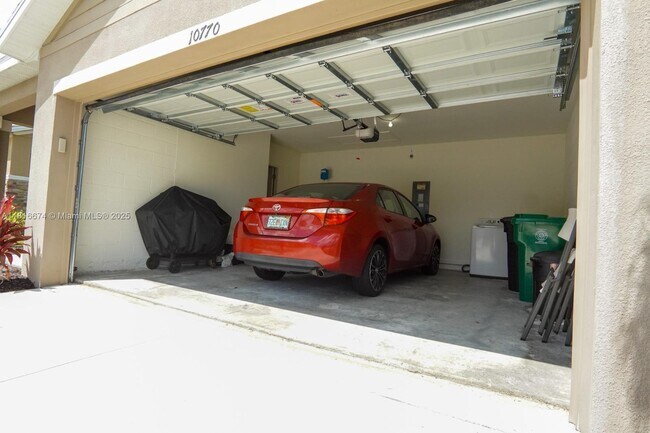 Building Photo - 10770 SW Vasari Way