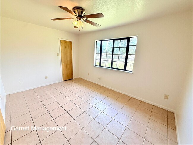 Building Photo - 1703 Taylor St