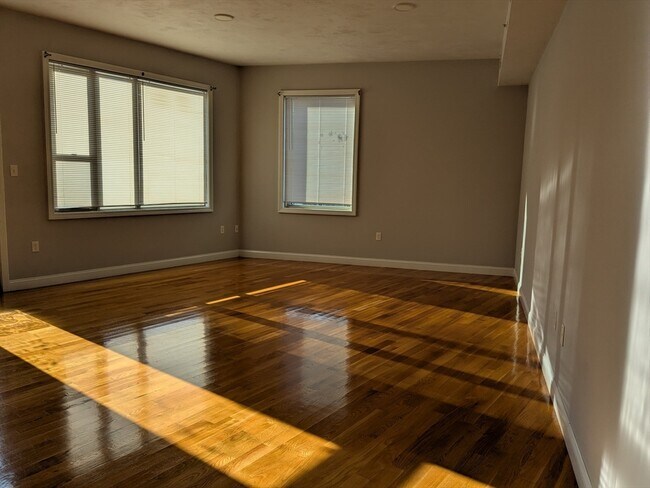 Building Photo - 8 Banton St