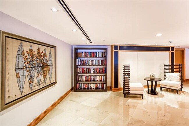 Building Photo - 18911 Collins Ave