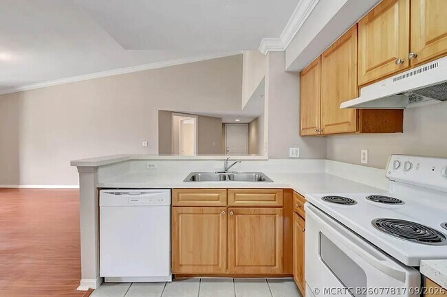 Building Photo - 15155 Michelangelo Blvd