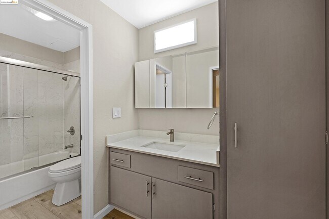 Building Photo - 66 Fairmount Ave